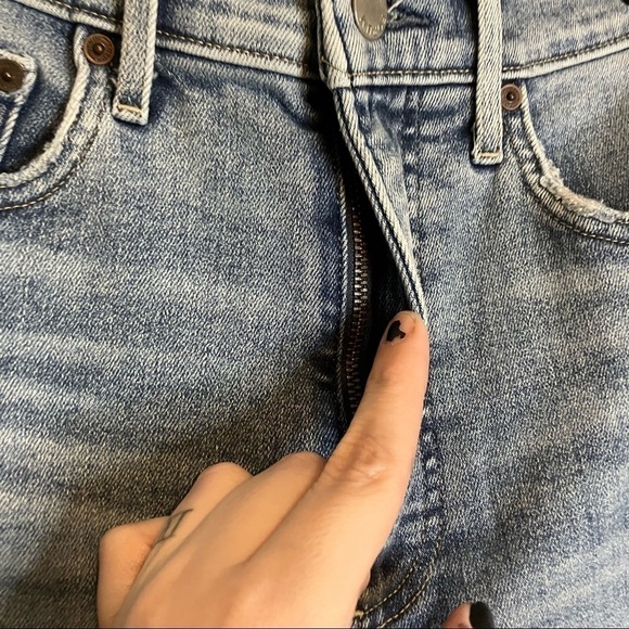 Aritzia Denim Forum the Lola High Rise Skinny Crop Distressed Jeans - Picture 5 of 11